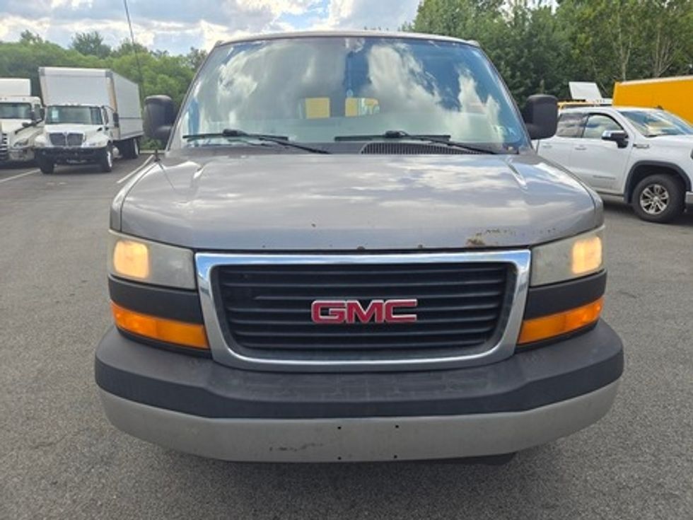 Medium Duty Box Truck-Light and Medium Duty Trucks-GMC-2008-SAVANA-King Of Prussia-PA-265,698\n\t\tmiles-$ 5,000 - Image 2
