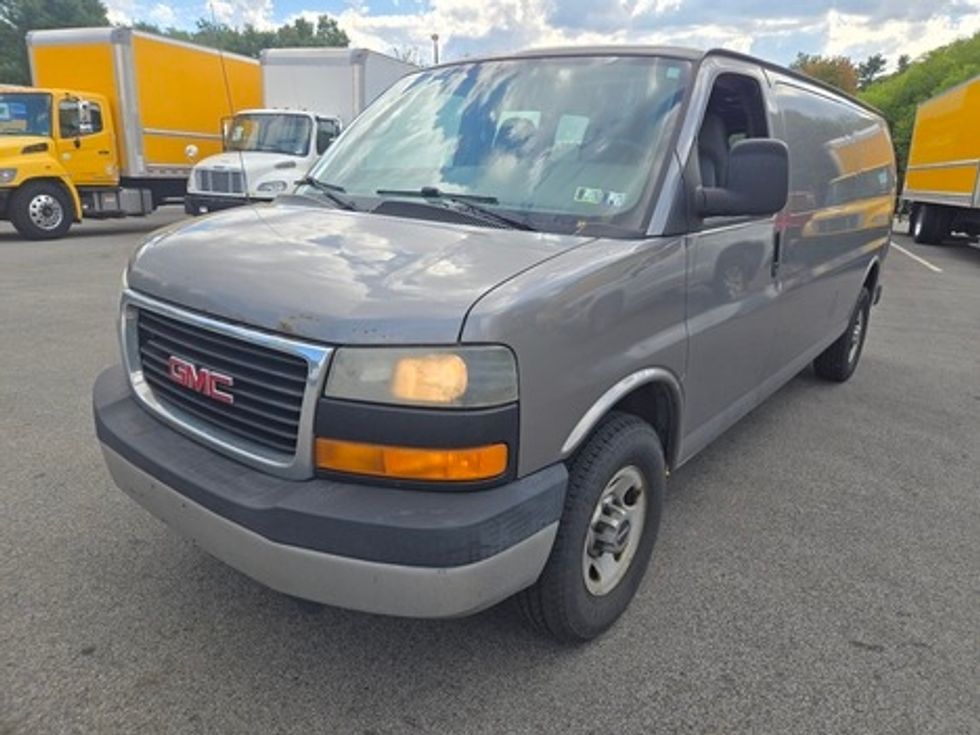 Medium Duty Box Truck-Light and Medium Duty Trucks-GMC-2008-SAVANA-King Of Prussia-PA-265,698\n\t\tmiles-$ 5,000 - Image 3