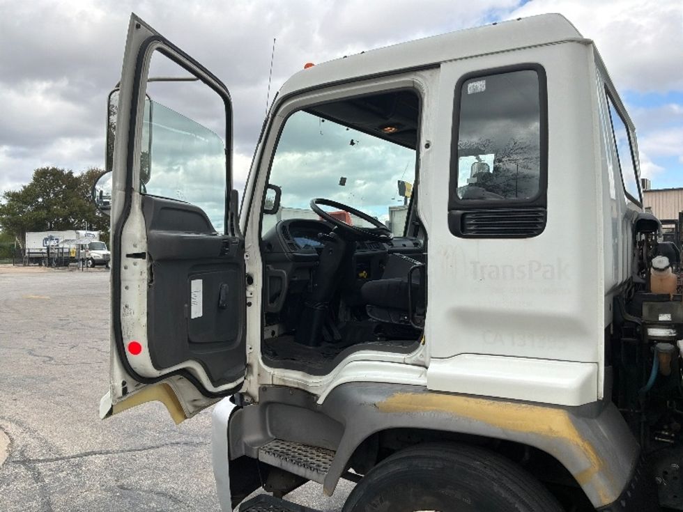 Medium Duty Box Truck-Light and Medium Duty Trucks-GMC-2008-T7F042-Austin-TX-410,000\n\t\tmiles-$ 16,000 - Image 16