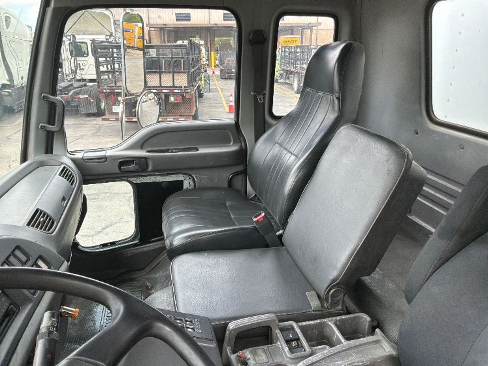 Medium Duty Box Truck-Light and Medium Duty Trucks-GMC-2008-T7F042-Austin-TX-410,000\n\t\tmiles-$ 16,000 - Image 19