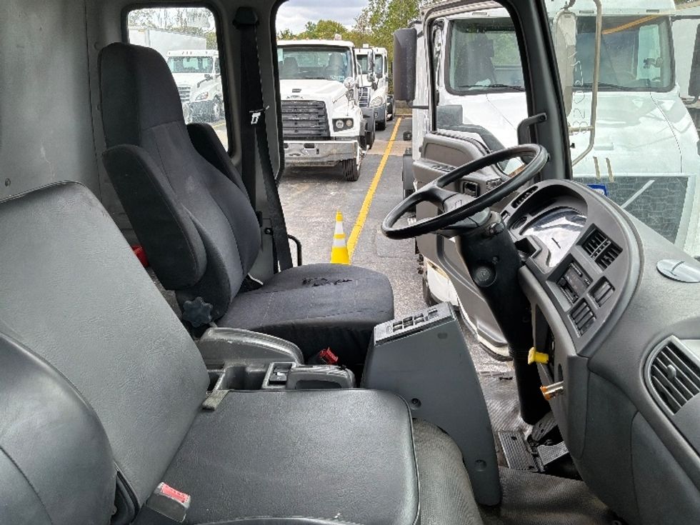 Medium Duty Box Truck-Light and Medium Duty Trucks-GMC-2008-T7F042-Austin-TX-410,000\n\t\tmiles-$ 16,000 - Image 22