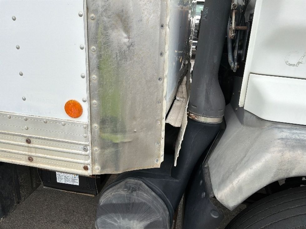 Medium Duty Box Truck-Light and Medium Duty Trucks-GMC-2008-T7F042-Austin-TX-410,000\n\t\tmiles-$ 16,000 - Image 25