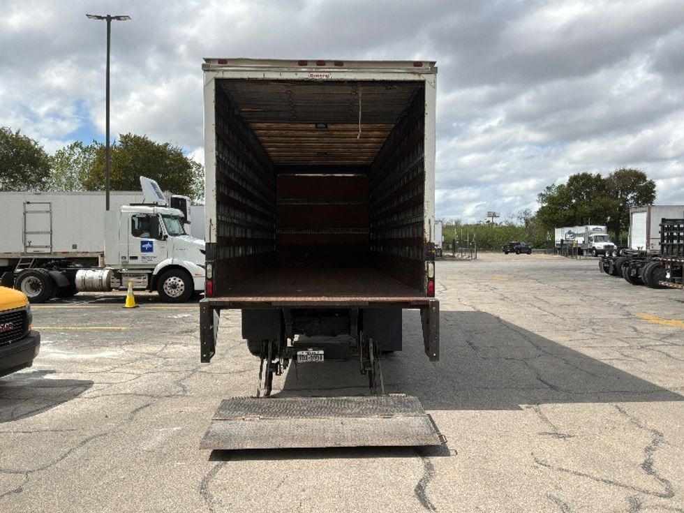 Medium Duty Box Truck-Light and Medium Duty Trucks-GMC-2008-T7F042-Austin-TX-410,000\n\t\tmiles-$ 16,000 - Image 9