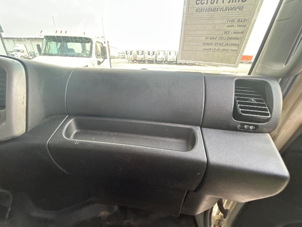 Medium Duty Box Truck-Light and Medium Duty Trucks-Hino-2011-338-Sturtevant-WI-179,743\n\t\tmiles-$ 12,000 - Image 19