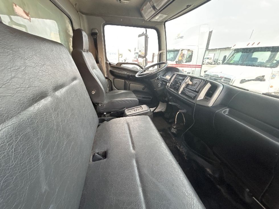 Medium Duty Box Truck-Light and Medium Duty Trucks-Hino-2011-338-Sturtevant-WI-179,743\n\t\tmiles-$ 12,000 - Image 20