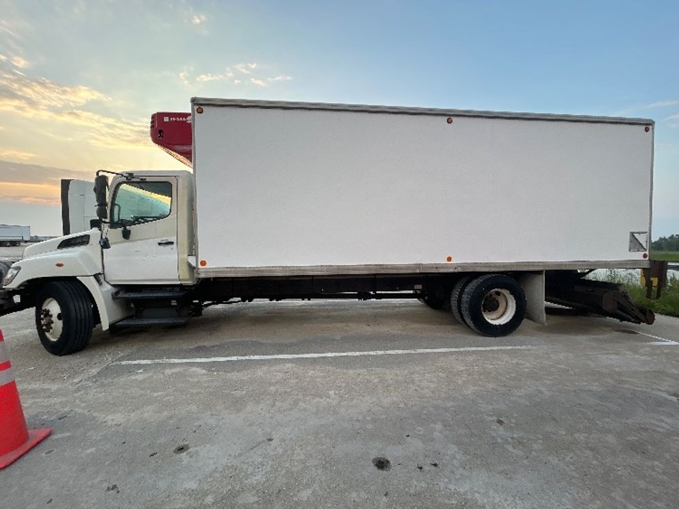 Medium Duty Box Truck-Light and Medium Duty Trucks-Hino-2011-338-Sturtevant-WI-179,743\n\t\tmiles-$ 12,000 - Image 4