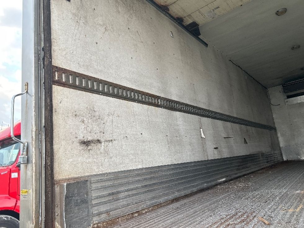 Medium Duty Box Truck-Light and Medium Duty Trucks-Hino-2011-338-Sturtevant-WI-179,743\n\t\tmiles-$ 12,000 - Image 9