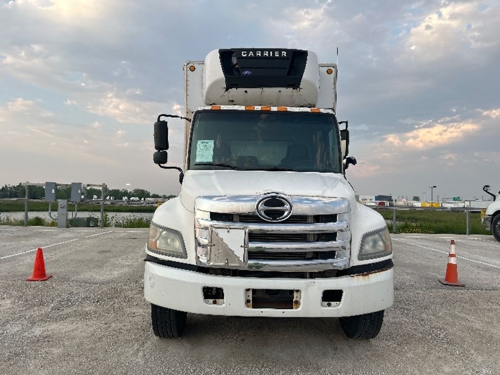 Medium Duty Box Truck-Light and Medium Duty Trucks-Hino-2011-338-Sturtevant-WI-182,380\n\t\tmiles-$ 12,500 - Image 2