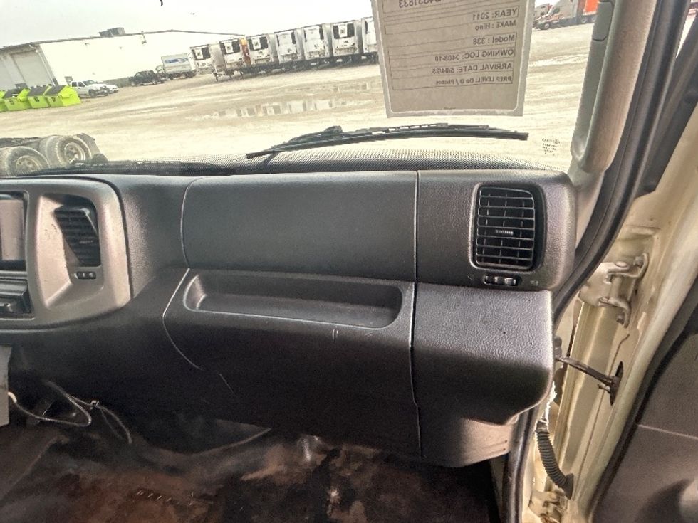 Medium Duty Box Truck-Light and Medium Duty Trucks-Hino-2011-338-Sturtevant-WI-182,380\n\t\tmiles-$ 12,500 - Image 20