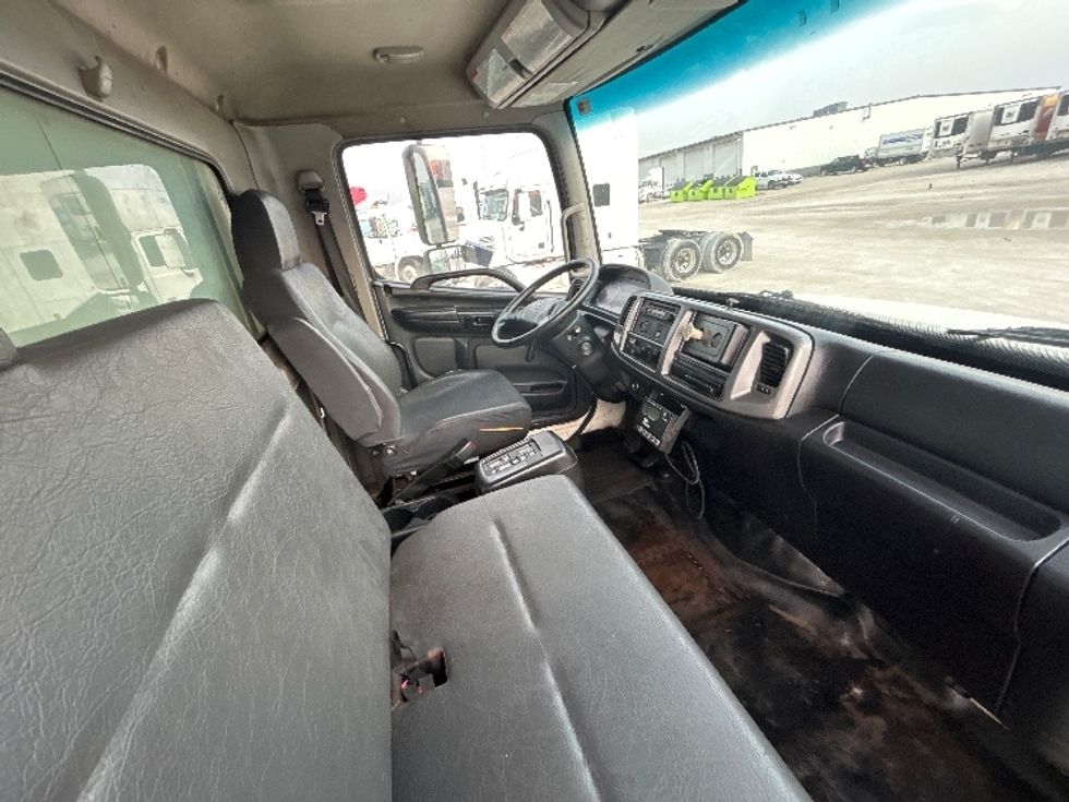 Medium Duty Box Truck-Light and Medium Duty Trucks-Hino-2011-338-Sturtevant-WI-182,380\n\t\tmiles-$ 12,500 - Image 21