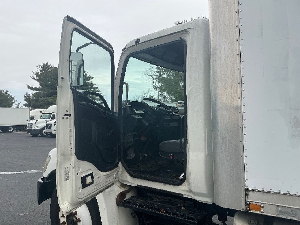 Medium Duty Box Truck-Light and Medium Duty Trucks-Hino-2012-268-Lexington-KY-195,254\n\t\tmiles-$ 30,000 - Image 15