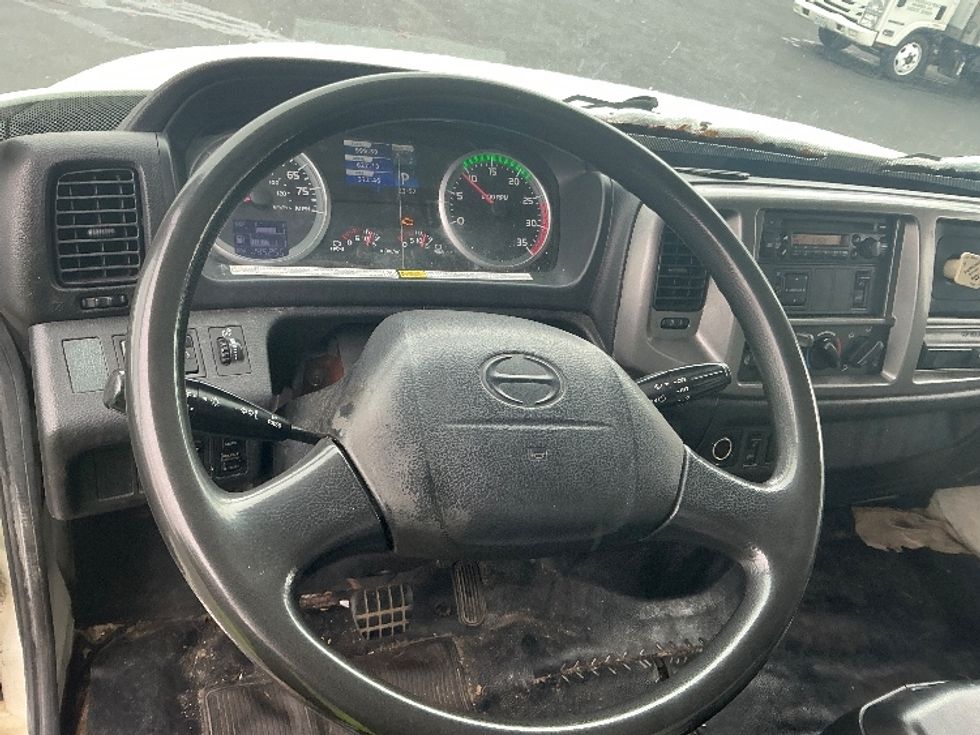 Medium Duty Box Truck-Light and Medium Duty Trucks-Hino-2012-268-Lexington-KY-195,254\n\t\tmiles-$ 30,000 - Image 17