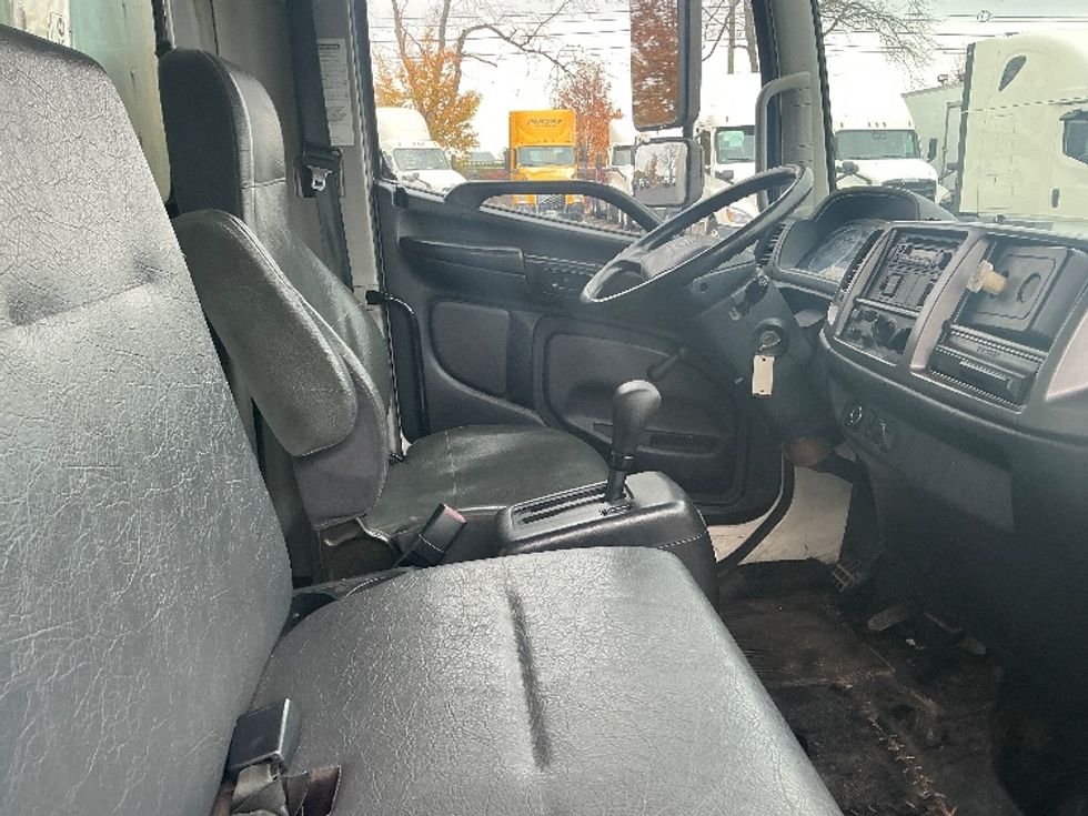 Medium Duty Box Truck-Light and Medium Duty Trucks-Hino-2012-268-Lexington-KY-195,254\n\t\tmiles-$ 30,000 - Image 21