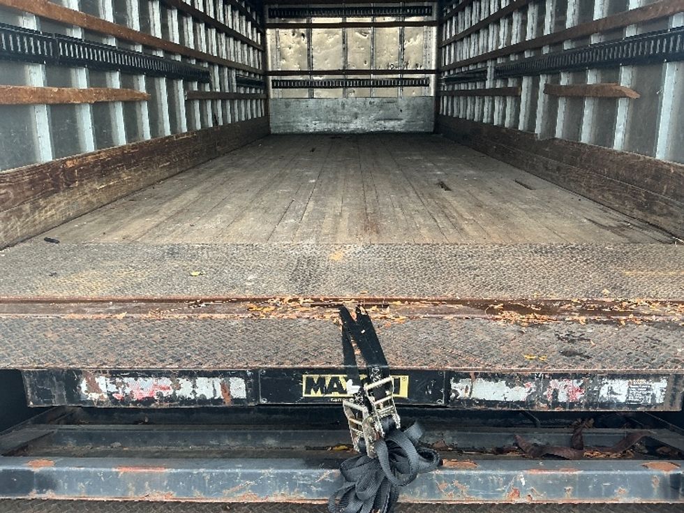 Medium Duty Box Truck-Light and Medium Duty Trucks-Hino-2012-268-Lexington-KY-195,254\n\t\tmiles-$ 30,000 - Image 9