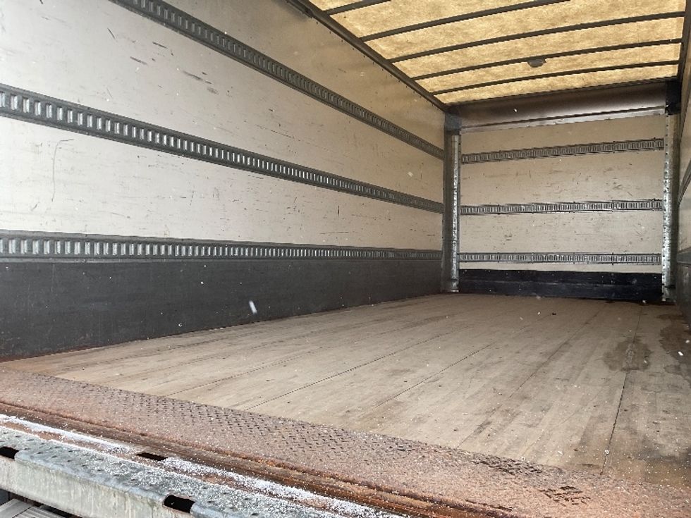 Medium Duty Box Truck-Light and Medium Duty Trucks-Hino-2013-195-Etobicoke-ON-268,021\n\t\tkm-$ 25,000 - Image 11