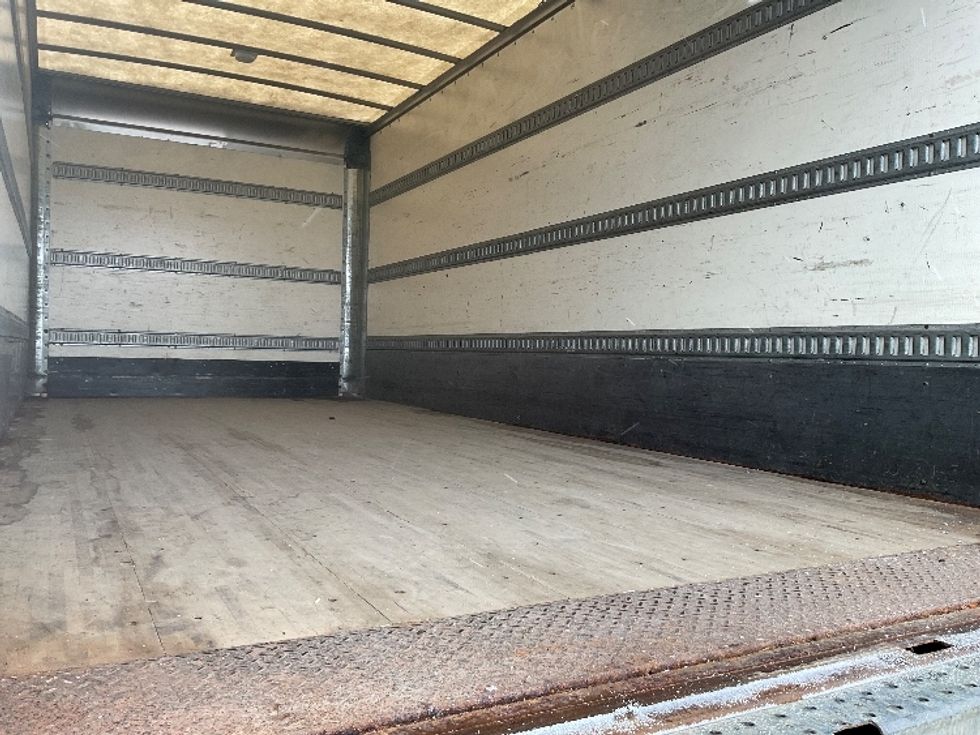 Medium Duty Box Truck-Light and Medium Duty Trucks-Hino-2013-195-Etobicoke-ON-268,021\n\t\tkm-$ 25,000 - Image 12