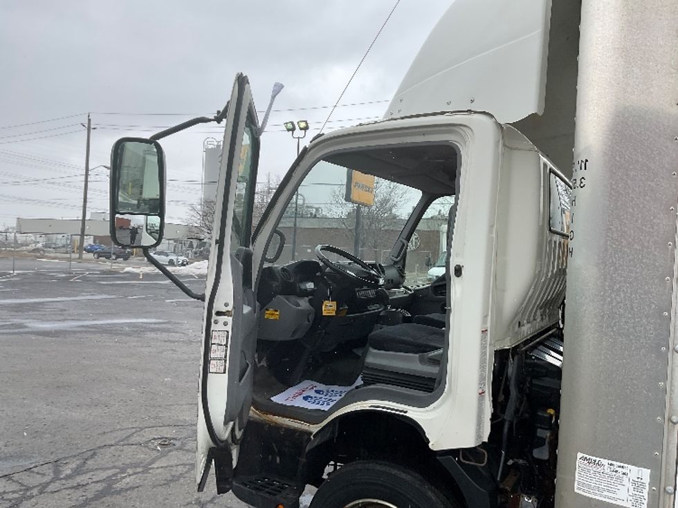 Medium Duty Box Truck-Light and Medium Duty Trucks-Hino-2013-195-Etobicoke-ON-268,021\n\t\tkm-$ 25,000 - Image 16