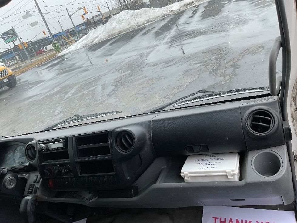 Medium Duty Box Truck-Light and Medium Duty Trucks-Hino-2013-195-Etobicoke-ON-268,021\n\t\tkm-$ 25,000 - Image 21