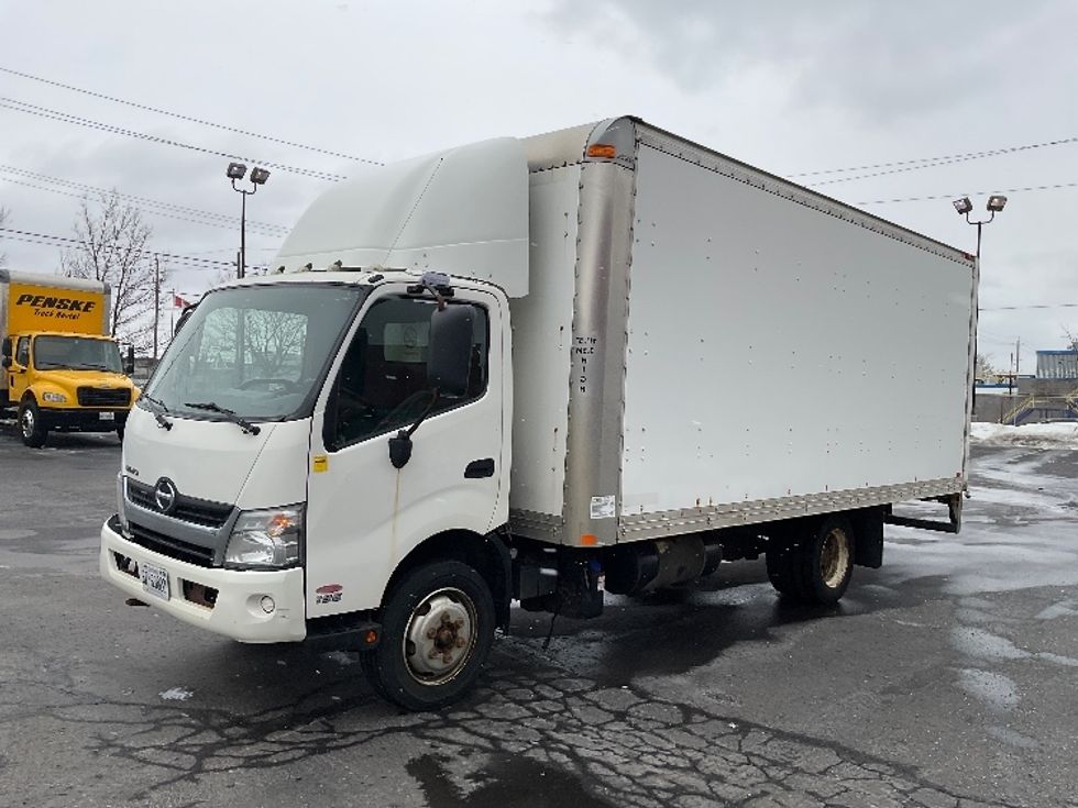 Medium Duty Box Truck-Light and Medium Duty Trucks-Hino-2013-195-Etobicoke-ON-268,021\n\t\tkm-$ 25,000 - Image 3
