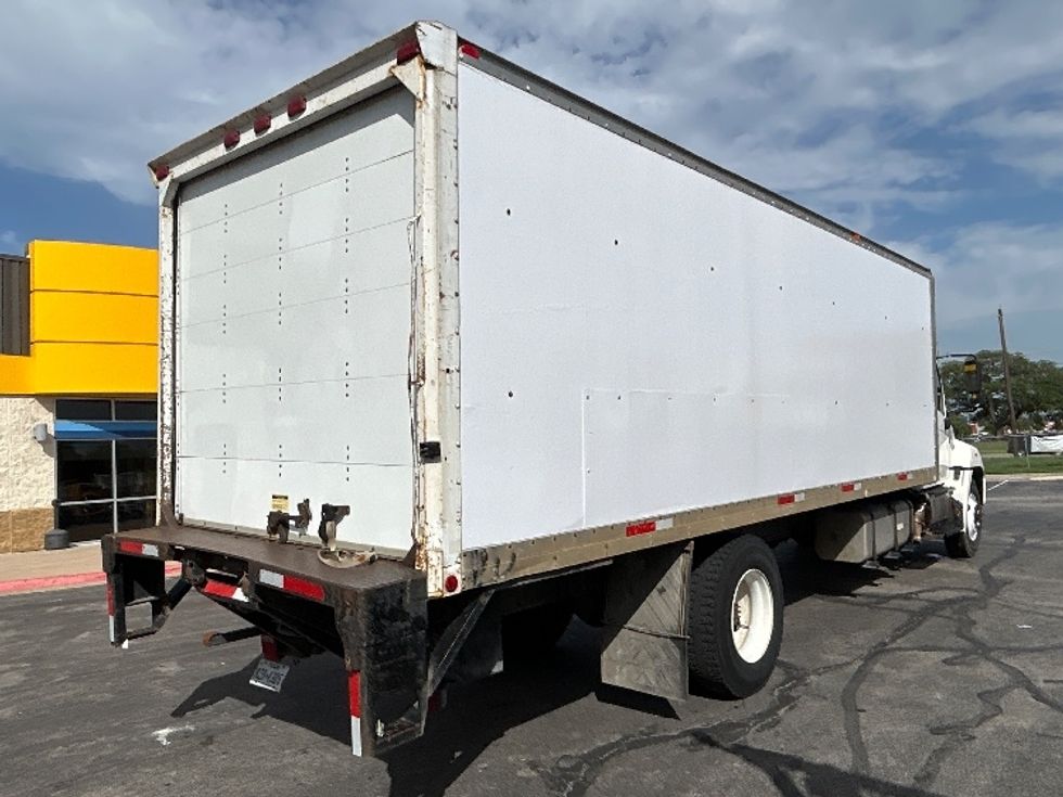 Medium Duty Box Truck-Light and Medium Duty Trucks-Hino-2013-268-Austin-TX-163,601\n\t\tmiles-$ 39,000 - Image 13