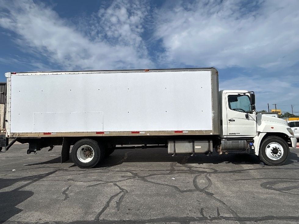Medium Duty Box Truck-Light and Medium Duty Trucks-Hino-2013-268-Austin-TX-163,601\n\t\tmiles-$ 39,000 - Image 15