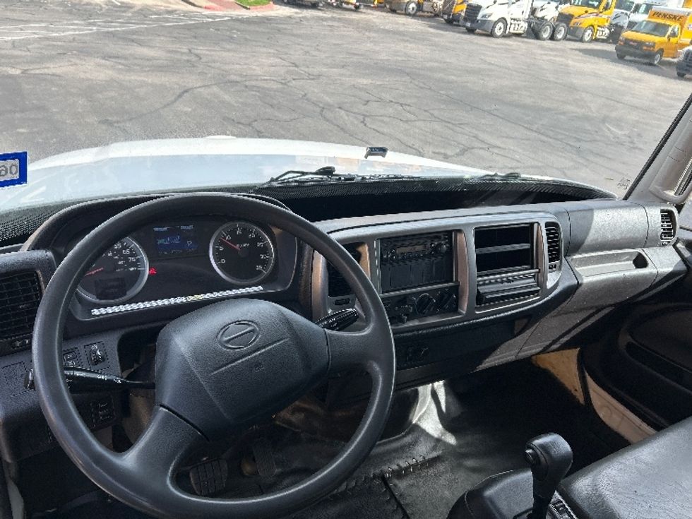Medium Duty Box Truck-Light and Medium Duty Trucks-Hino-2013-268-Austin-TX-163,601\n\t\tmiles-$ 39,000 - Image 18
