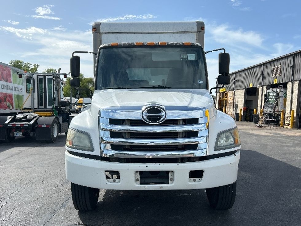 Medium Duty Box Truck-Light and Medium Duty Trucks-Hino-2013-268-Austin-TX-163,601\n\t\tmiles-$ 39,000 - Image 2