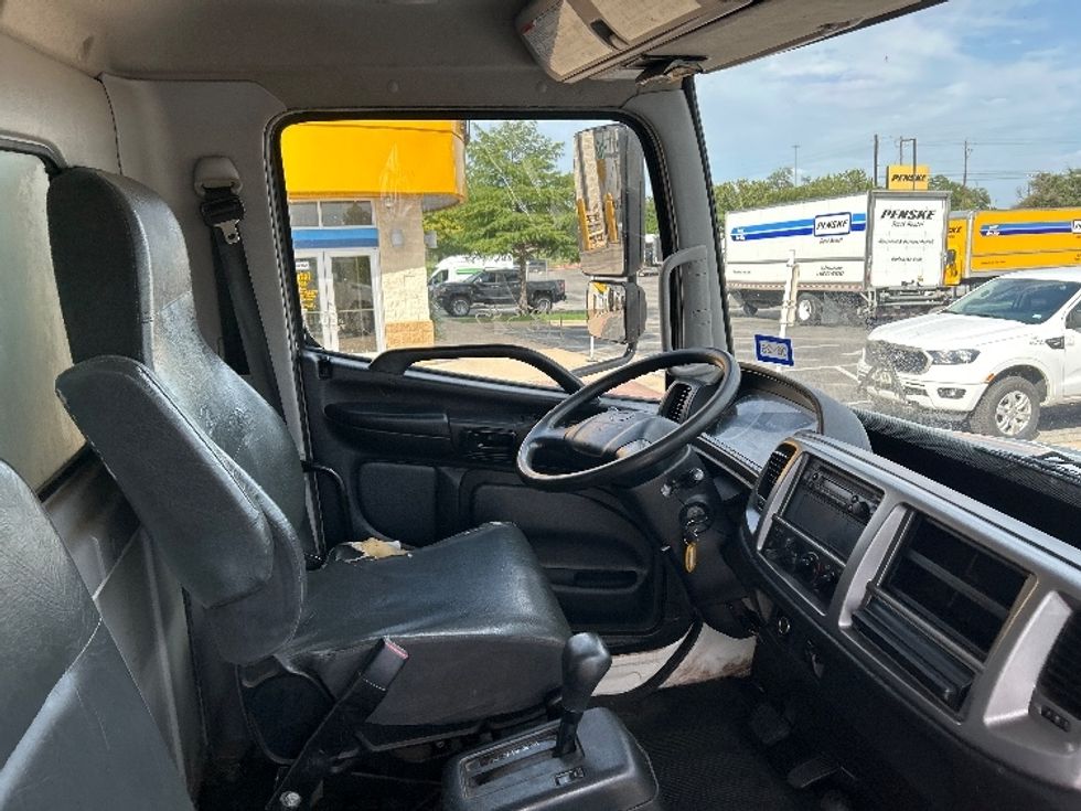 Medium Duty Box Truck-Light and Medium Duty Trucks-Hino-2013-268-Austin-TX-163,601\n\t\tmiles-$ 39,000 - Image 22