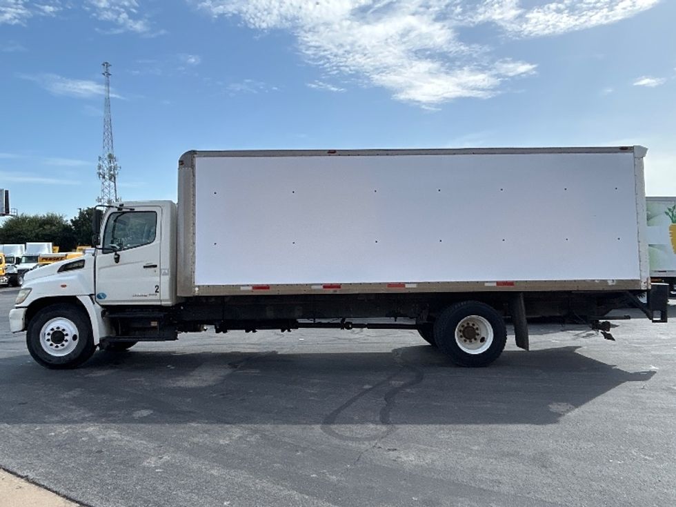 Medium Duty Box Truck-Light and Medium Duty Trucks-Hino-2013-268-Austin-TX-163,601\n\t\tmiles-$ 39,000 - Image 4