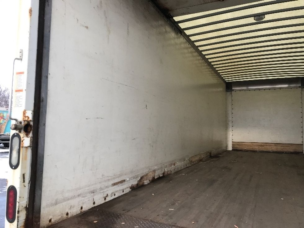 Medium Duty Box Truck-Light and Medium Duty Trucks-Hino-2013-268-Buffalo-NY-196,341\n\t\tmiles-$ 29,000 - Image 10