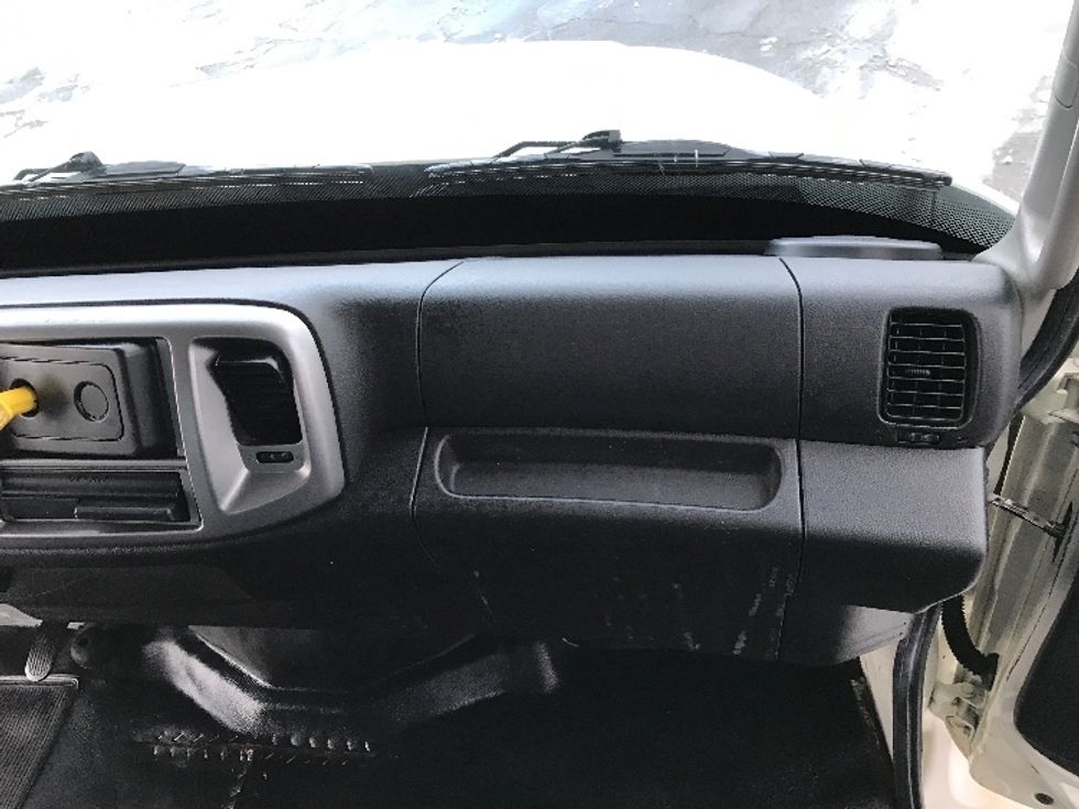 Medium Duty Box Truck-Light and Medium Duty Trucks-Hino-2013-268-Buffalo-NY-196,341\n\t\tmiles-$ 29,000 - Image 20