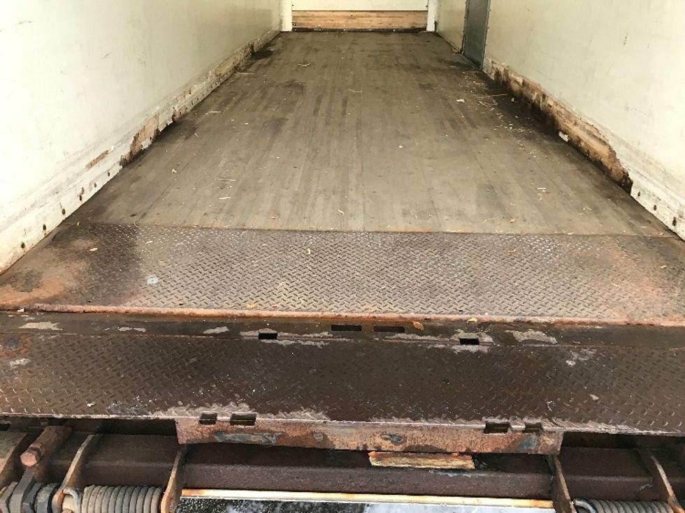 Medium Duty Box Truck-Light and Medium Duty Trucks-Hino-2013-268-Buffalo-NY-196,341\n\t\tmiles-$ 29,000 - Image 9