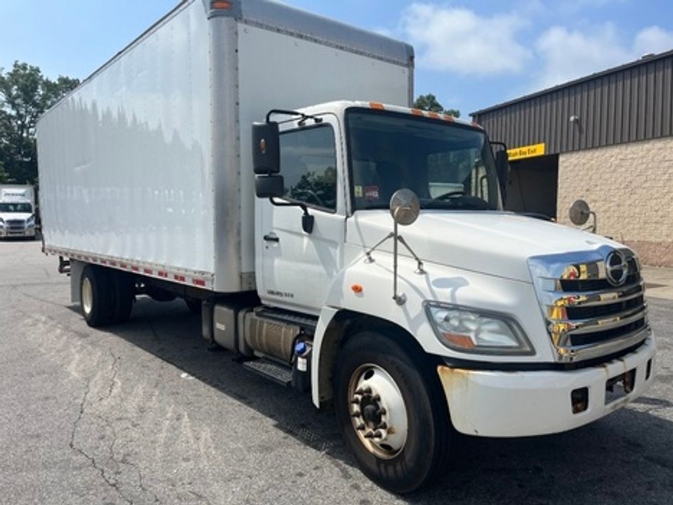 Medium Duty Box Truck-Light and Medium Duty Trucks-Hino-2013-268-Fitchburg-MA-238,662\n\t\tmiles-$ 25,500 - Image 1