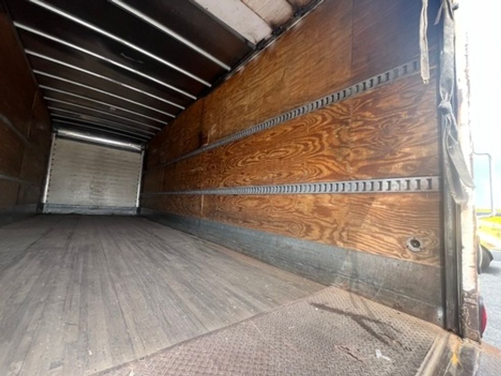 Medium Duty Box Truck-Light and Medium Duty Trucks-Hino-2013-268-Fitchburg-MA-238,662\n\t\tmiles-$ 25,500 - Image 10