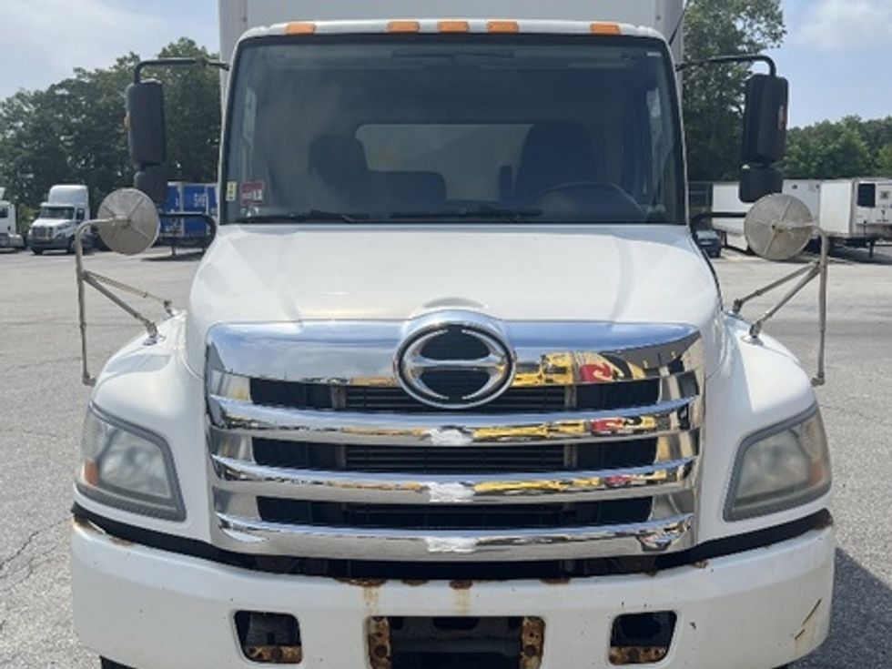 Medium Duty Box Truck-Light and Medium Duty Trucks-Hino-2013-268-Fitchburg-MA-238,662\n\t\tmiles-$ 25,500 - Image 2