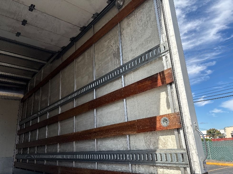 Medium Duty Box Truck-Light and Medium Duty Trucks-Hino-2013-268-Santa Clara-CA-55,421\n\t\tmiles-$ 38,250 - Image 12