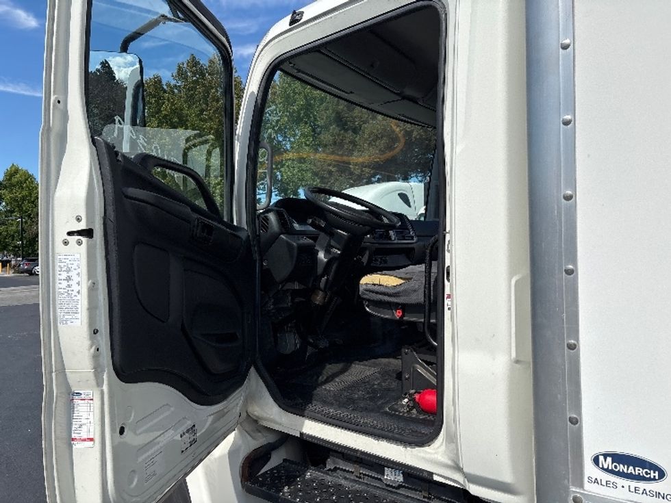 Medium Duty Box Truck-Light and Medium Duty Trucks-Hino-2013-268-Santa Clara-CA-55,421\n\t\tmiles-$ 38,250 - Image 16