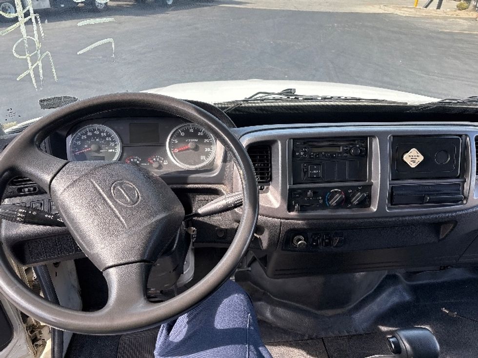 Medium Duty Box Truck-Light and Medium Duty Trucks-Hino-2013-268-Santa Clara-CA-55,421\n\t\tmiles-$ 38,250 - Image 18