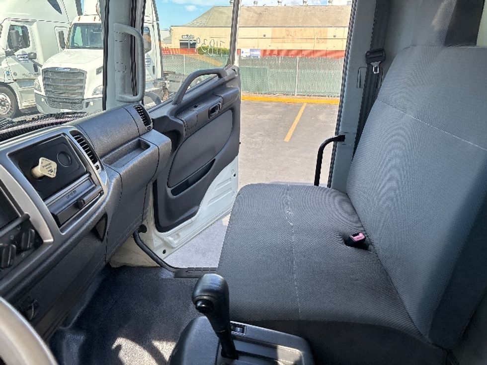Medium Duty Box Truck-Light and Medium Duty Trucks-Hino-2013-268-Santa Clara-CA-55,421\n\t\tmiles-$ 38,250 - Image 19