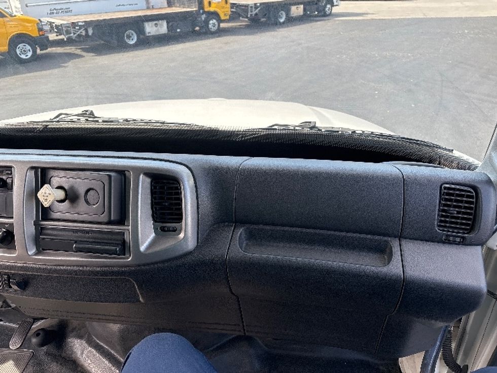 Medium Duty Box Truck-Light and Medium Duty Trucks-Hino-2013-268-Santa Clara-CA-55,421\n\t\tmiles-$ 38,250 - Image 21