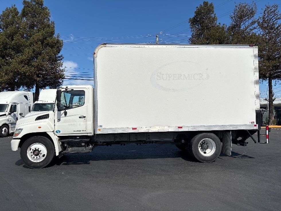 Medium Duty Box Truck-Light and Medium Duty Trucks-Hino-2013-268-Santa Clara-CA-55,421\n\t\tmiles-$ 38,250 - Image 4