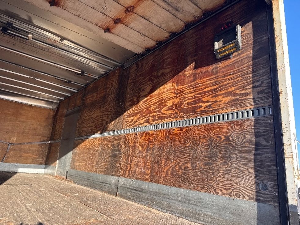 Medium Duty Box Truck-Light and Medium Duty Trucks-Hino-2013-338-Parsippany-NJ-300,591\n\t\tmiles-$ 20,000 - Image 12