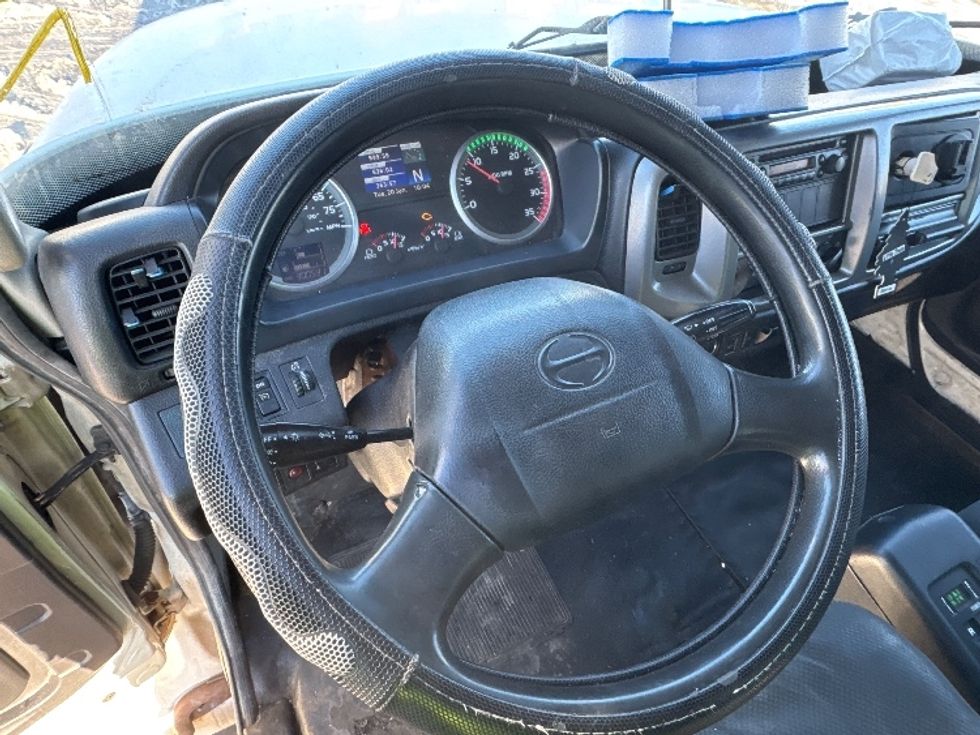 Medium Duty Box Truck-Light and Medium Duty Trucks-Hino-2013-338-Parsippany-NJ-300,591\n\t\tmiles-$ 20,000 - Image 17