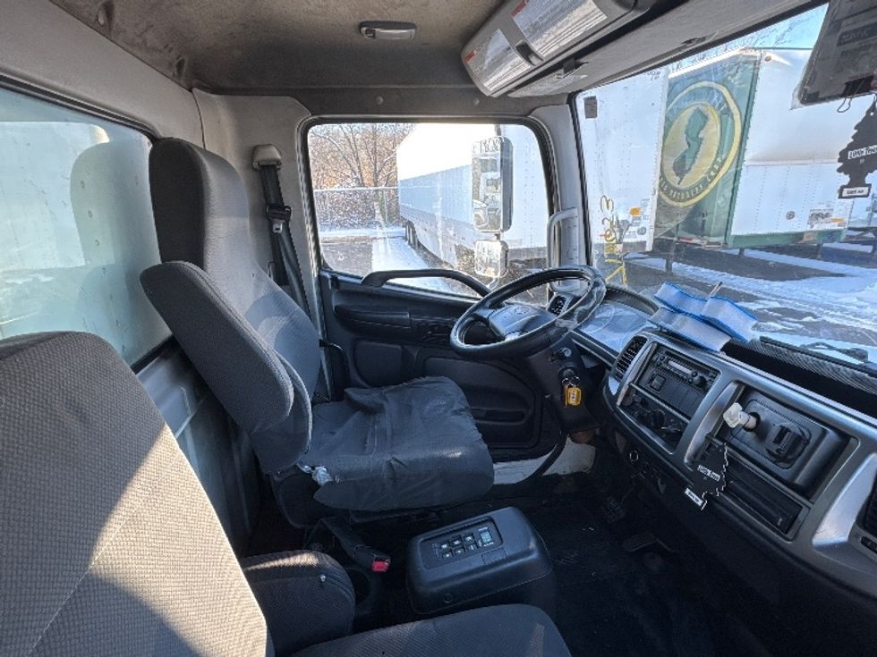 Medium Duty Box Truck-Light and Medium Duty Trucks-Hino-2013-338-Parsippany-NJ-300,591\n\t\tmiles-$ 20,000 - Image 22