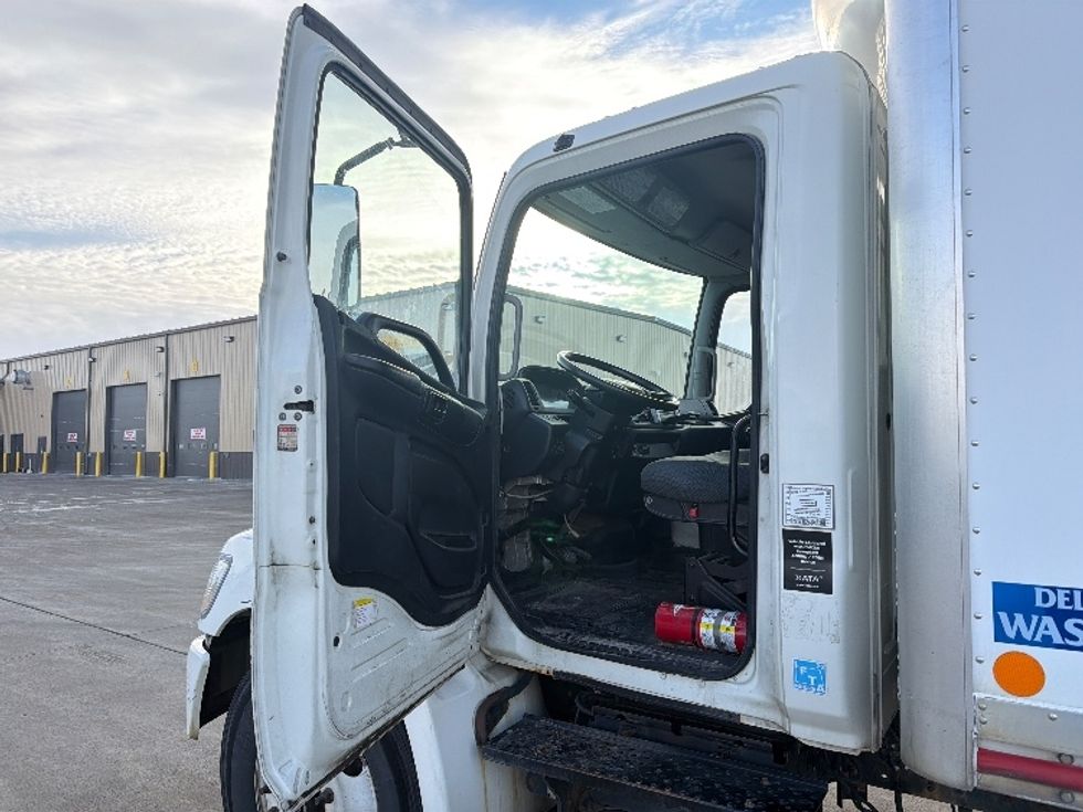 Medium Duty Box Truck-Light and Medium Duty Trucks-Hino-2013-338-West Fargo-ND-209,174\n\t\tmiles-$ 31,250 - Image 16
