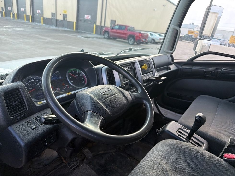 Medium Duty Box Truck-Light and Medium Duty Trucks-Hino-2013-338-West Fargo-ND-209,174\n\t\tmiles-$ 31,250 - Image 17