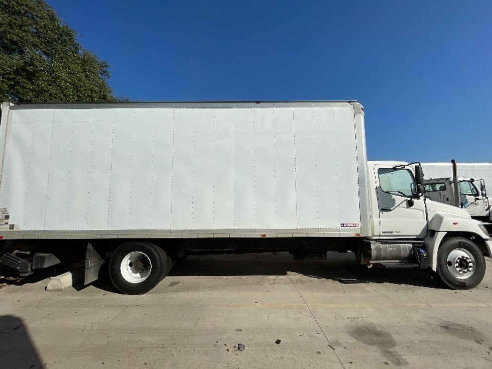 Medium Duty Box Truck-Light and Medium Duty Trucks-Hino-2014-268-Round Rock-TX-327,676\n\t\tmiles-$ 24,000 - Image 15