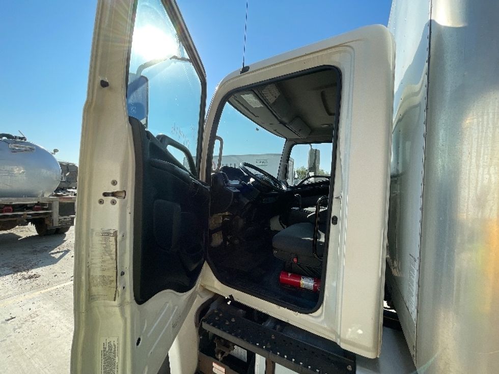 Medium Duty Box Truck-Light and Medium Duty Trucks-Hino-2014-268-Round Rock-TX-327,676\n\t\tmiles-$ 24,000 - Image 16