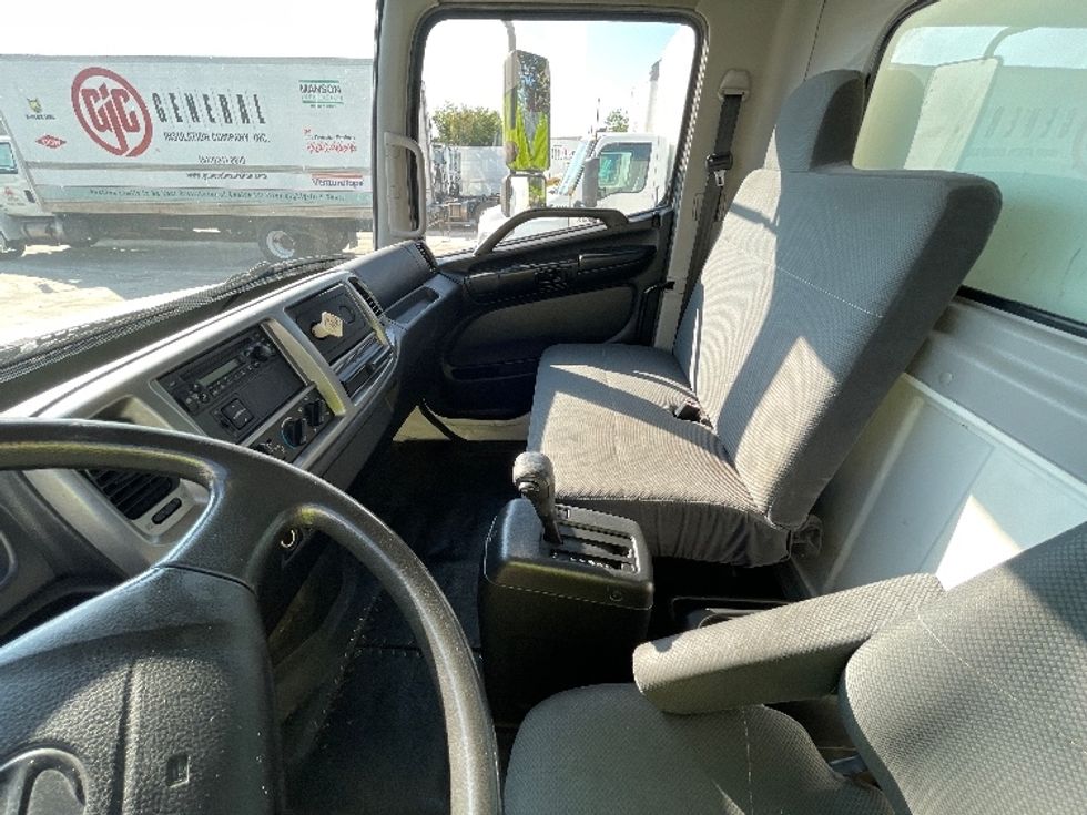 Medium Duty Box Truck-Light and Medium Duty Trucks-Hino-2014-268-Round Rock-TX-327,676\n\t\tmiles-$ 24,000 - Image 19