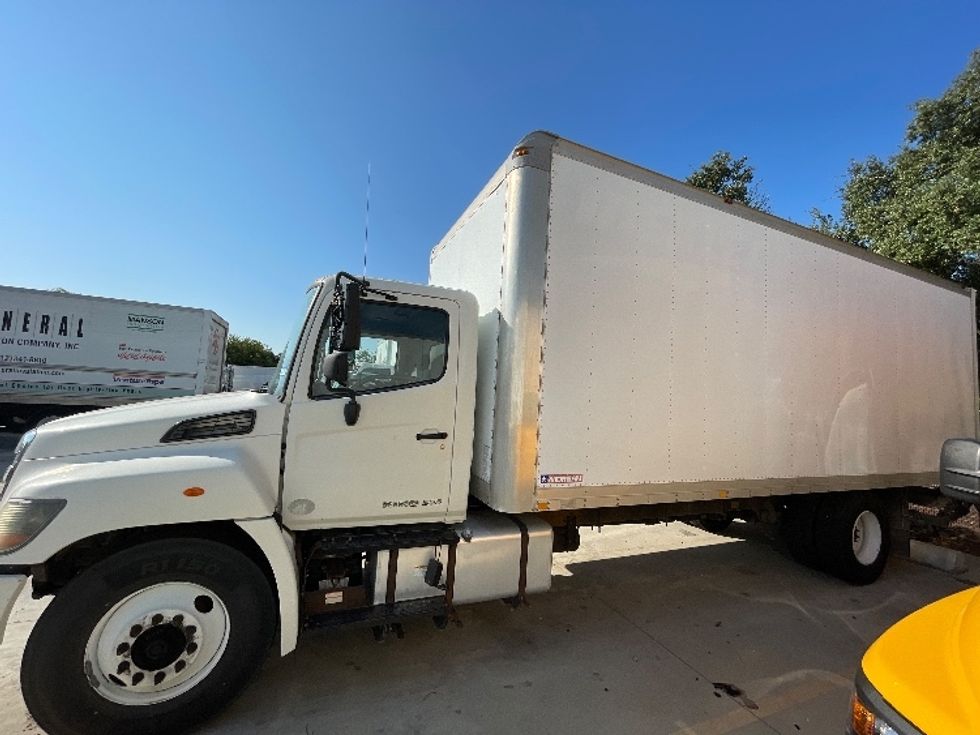Medium Duty Box Truck-Light and Medium Duty Trucks-Hino-2014-268-Round Rock-TX-327,676\n\t\tmiles-$ 24,000 - Image 4